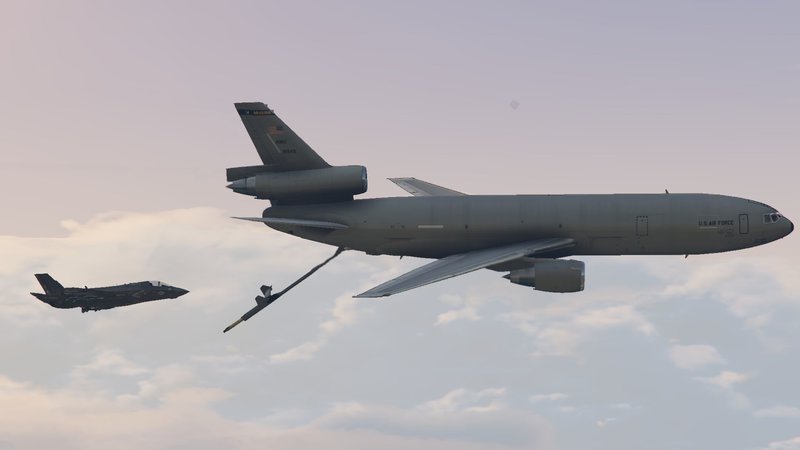 KC-10A Extender (самолет для дозаправки в воздухе)