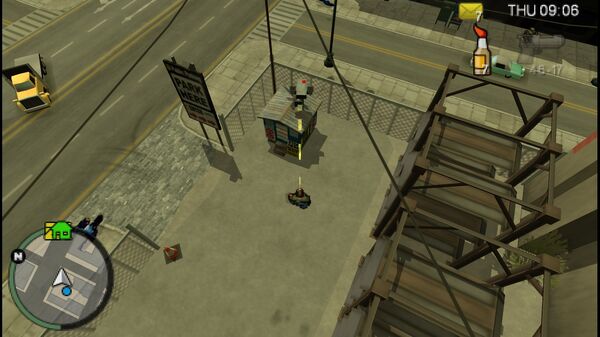 Местоположение камеры наблюдения №12 для уничтожения в GTA Chinatown Wars, находится 
                                на крыше маленькой хижины на парковке в Истоне.